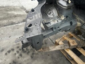 ĆWIARTKA PODŁUŻNICA FARTUCH PRZÓD PRAWA DACIA DUSTER II