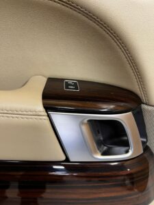 TAPICERKA BOCZEK DRZWI TYŁ LEWY RANGE ROVER VOGUE L405 ALMOND MERIDIAN EU