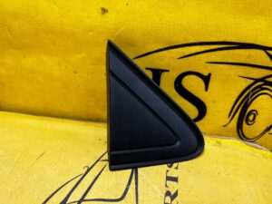 LISTWA TRÓJKĄT BŁOTNIKA PRZÓD PRAWY PRAWA DACIA SANDERO III