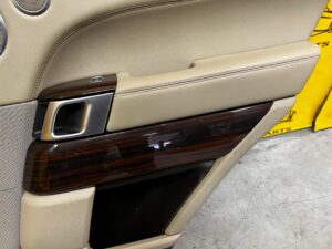 TAPICERKA BOCZEK DRZWI TYŁ PRAWY RANGE ROVER VOGUE L405 ALMOND MERIDIAN