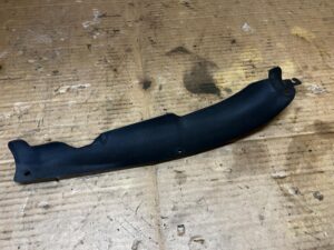 OSŁONA WYGŁUSZENIE BŁOTNIKA PRZÓD PRAWY PRAWE PORSCHE CARRERA 911 996