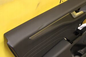 TAPICERKA BOCZEK DRZWI PRZÓD LEWY FORD KUGA MK3 LIFT TITANIUM EU