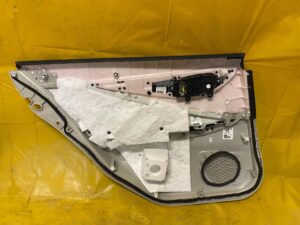 TAPICERKA BOCZEK DRZWI PRAWY TYŁ INFINITI Q50