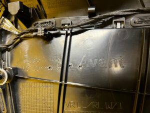 TAPICERKA BOCZEK DRZWI PRZÓD PRAWY ALCANTARA BOSE AUDI A6 C7 LIFT 4G EU