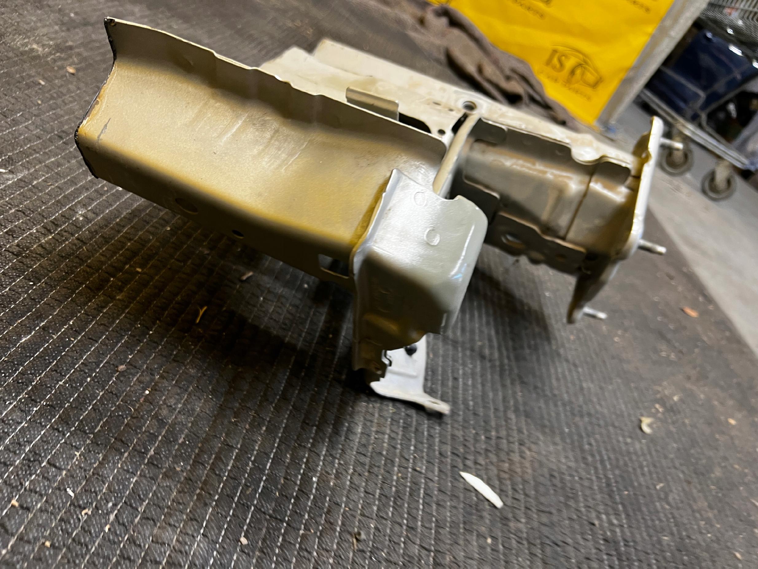 ĆWIARTKA PODŁUŻNICA FARTUCH PRZÓD PRAWY FORD ESCAPE MK3 III 2017R