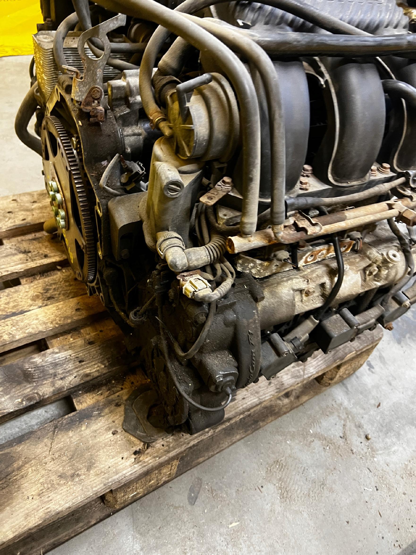 KOMPLETNY SILNIK MOTOR ENGINE PORSCHE CARRERA 911 996 3.4