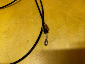 LINKA CIĘGNO OTWIERANIA MASKI POKRYWY PRZÓD PORSCHE CARRERA 911 996