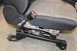 KOMPLET FOTELE PRZÓD TYŁ MATERIAŁOWE GRZANE FORD ESCAPE MK3 III LIFT