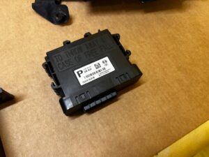 ZESTAW STARTOWY ECU BSI BCM ZEGARY STACYJKA DACIA SANDERO III 1.0 SCE 2022R