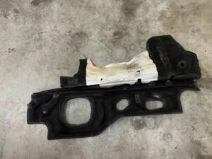 OSŁONA WYGŁUSZENIE WYKŁADZINA ŚCIANY GRODZIOWEJ FORD FUSION LIFT USA