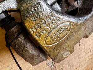 ZACISK HAMULCOWY PRZÓD PRAWY LAND ROVER DISCOVERY V L462