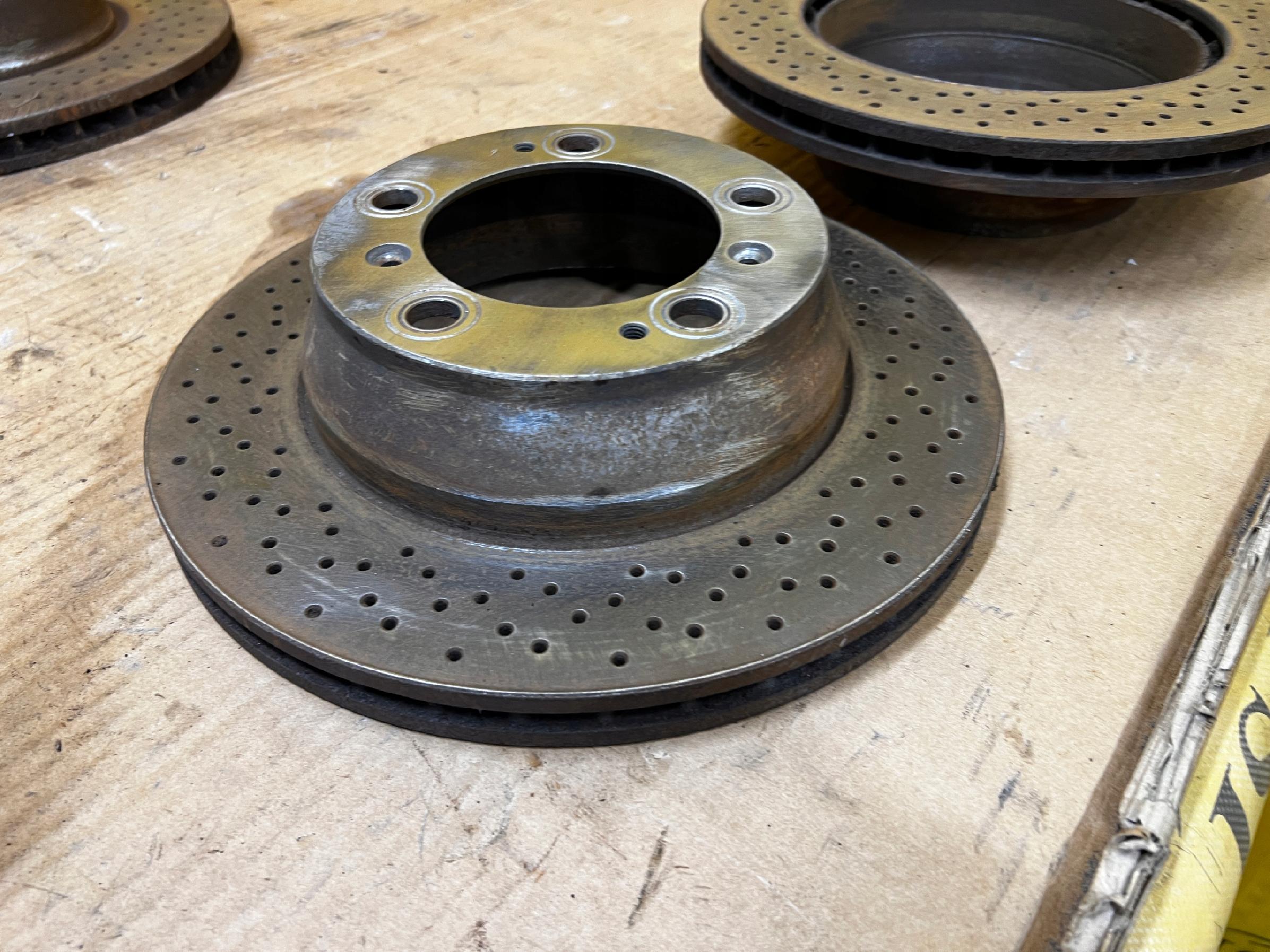 KPL HAMULCE TARCZE ZACISKI HAMULCOWE PRZÓD TYŁ BREMBO PORSCHE 911 996 3.4