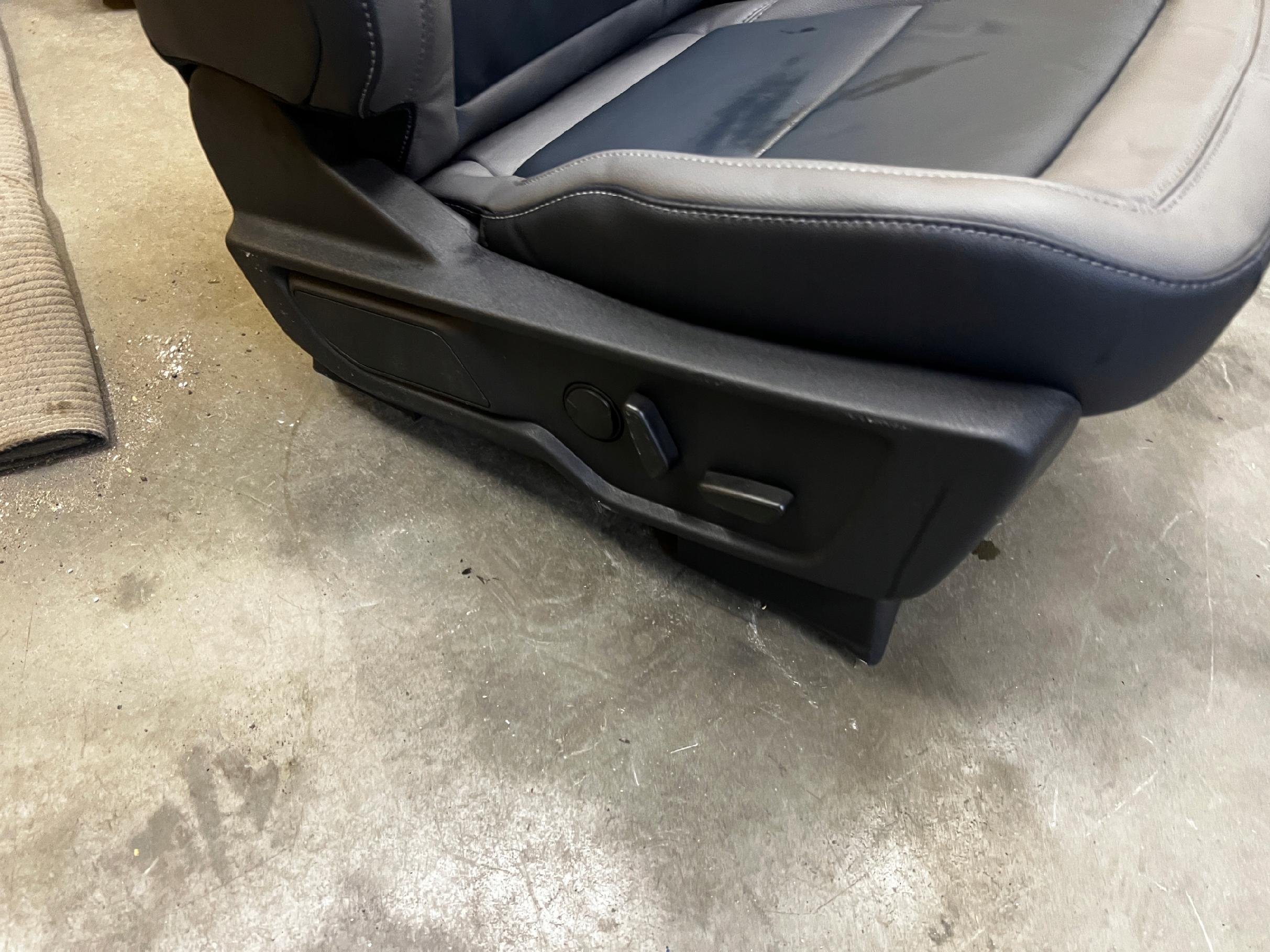 KOMPLET FOTELE KANAPA PRZÓD TYŁ SKÓRA ELEKTRYCZNE FORD BRONCO 21- LHD