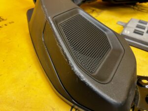 ZESTAW NAGŁOŚNIENIE GŁOŚNIKI BANG OLUFSEN FORD BRONCO 21-