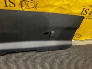 TAPICERKA BOCZEK OSŁONA KLAPY TYŁ BAGAŻNIKA LAND ROVER DISCOVERY V L462
