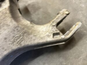 WAHACZ TYŁ PRAWY ALUMINIOWY FORD FUSION LIFT USA