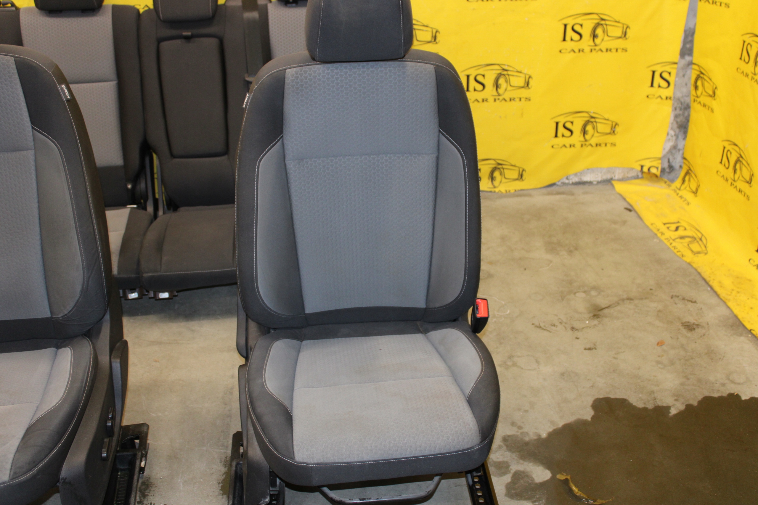 KOMPLET FOTELE PRZÓD TYŁ MATERIAŁOWE GRZANE FORD ESCAPE MK3 III LIFT