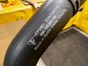 PRZEWÓD RURA WĄŻ WODY PORSCHE CARRERA 911 996 3.4