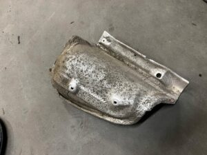 BLACHA OSŁONA TERMICZNA TYŁ LEWA PORSCHE CARRERA 911 996 3.4