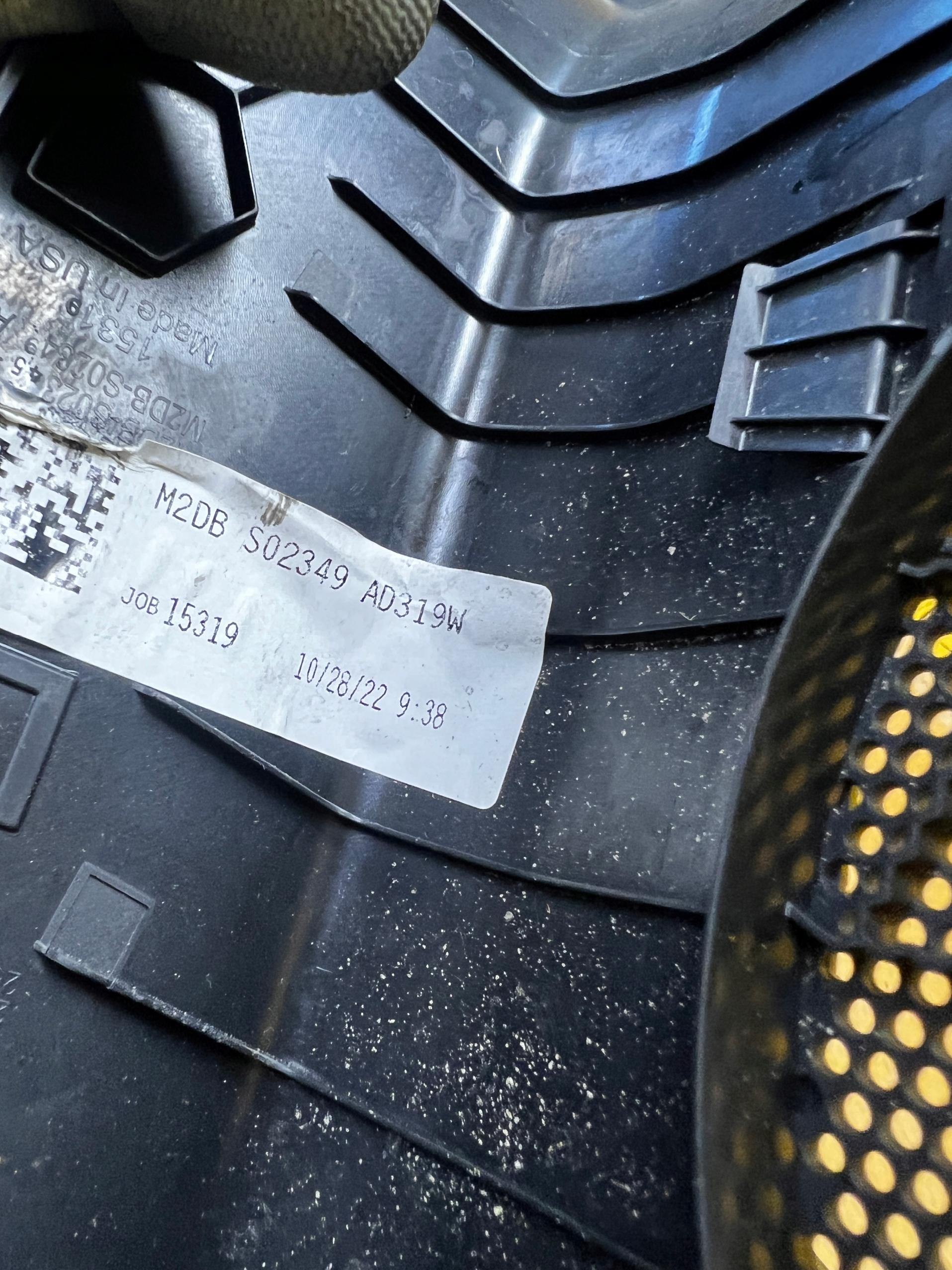 PLASTIK OSŁONA LISTWA PROGU SŁUPKA A PRZÓD LEWY GŁOŚNIK FORD BRONCO 21-