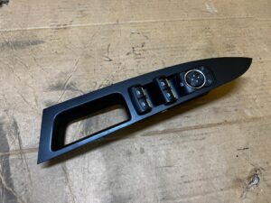 PRZEŁĄCZNIK PANEL STEROWANIA SZYB LUSTEREK PRZÓD LEWY FORD FUSION LIFT USA