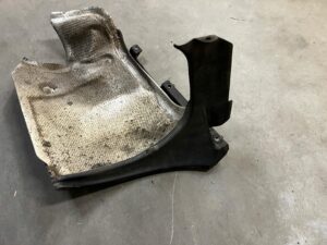 BLACHA OSŁONA TERMICZNA ZDERZAKA TYŁ LEWA PORSCHE CARRERA 911 996 3.4