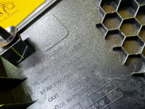 OSŁONA ZAWIASU KLAPY BAGAŻNIKA PRAWA FORD KUGA MK3 LIFT BURSTING GREEN
