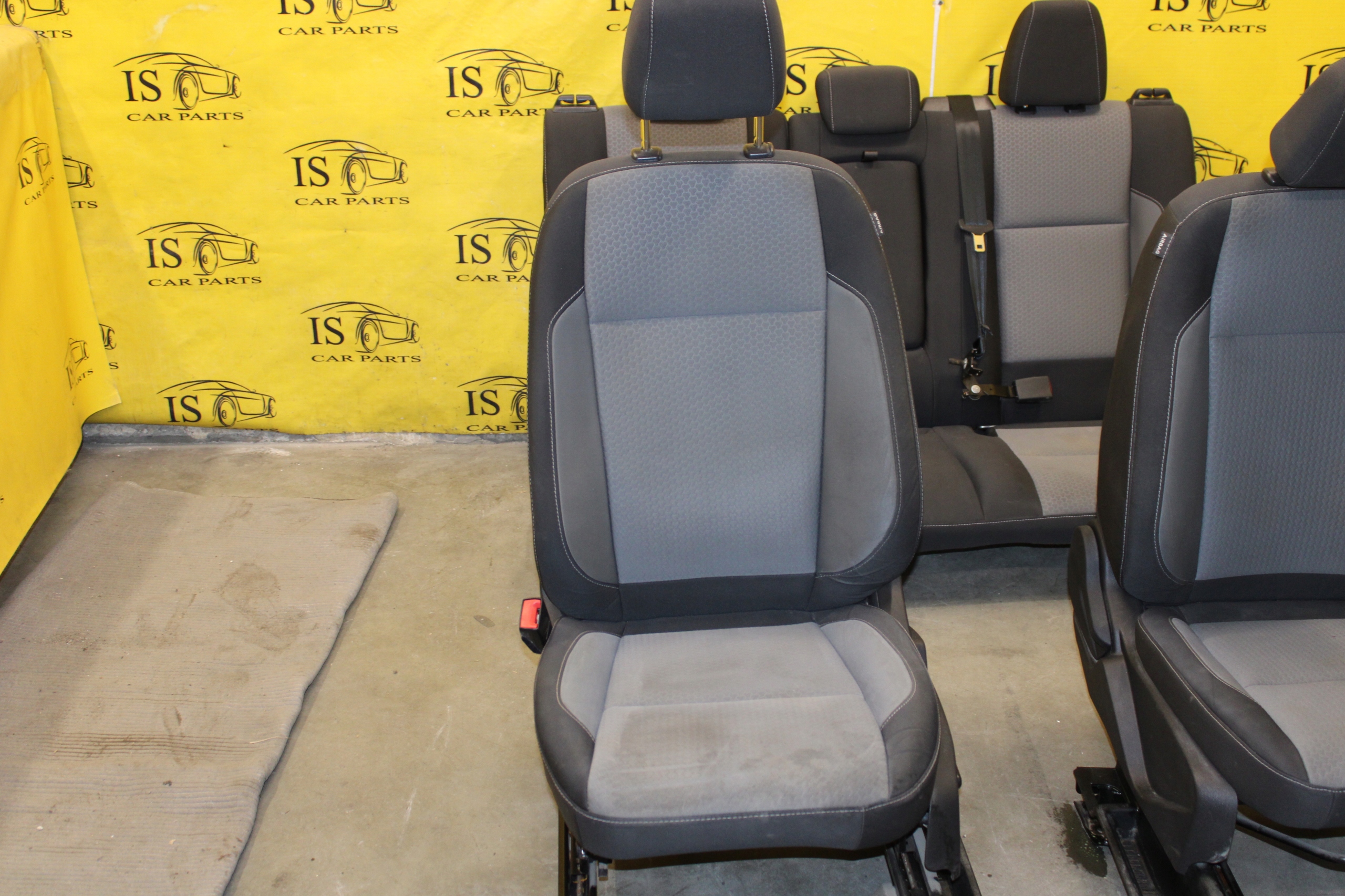 KOMPLET FOTELE PRZÓD TYŁ MATERIAŁOWE GRZANE FORD ESCAPE MK3 III LIFT
