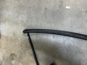 USZCZELKA LISTWA SZYBY PRZÓD PORSCHE 911 996 CARRERA CABRIO