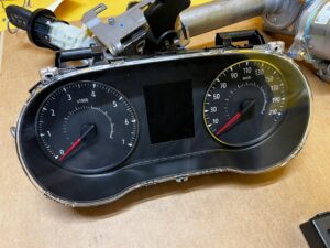 ZESTAW STARTOWY ECU BSI BCM ZEGARY STACYJKA DACIA SANDERO III 1.0 SCE 2022R