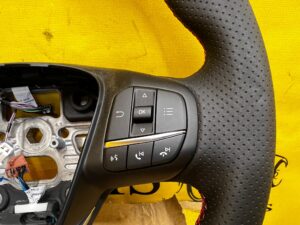 NOWA KIEROWNICA SKÓRA MULTIFUNKCJA FORD KUGA MK3 LIFT ST-LINE