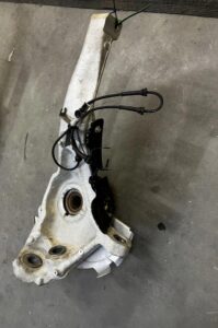 ZWROTNICA PIASTA PRZÓD LEWY LAND ROVER DISCOVERY V L462