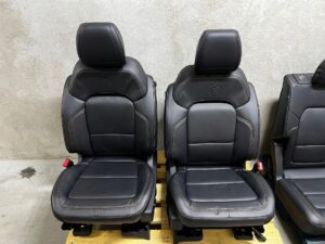 KOMPLET FOTELE KANAPA PRZÓD TYŁ SKÓRA ELEKTRYCZNE FORD BRONCO 21- LHD