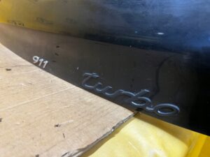 MASKA POKRYWA TYŁ SILNIKA SPOILER PORSCHE CARRERA 911 996 CABRIO L741