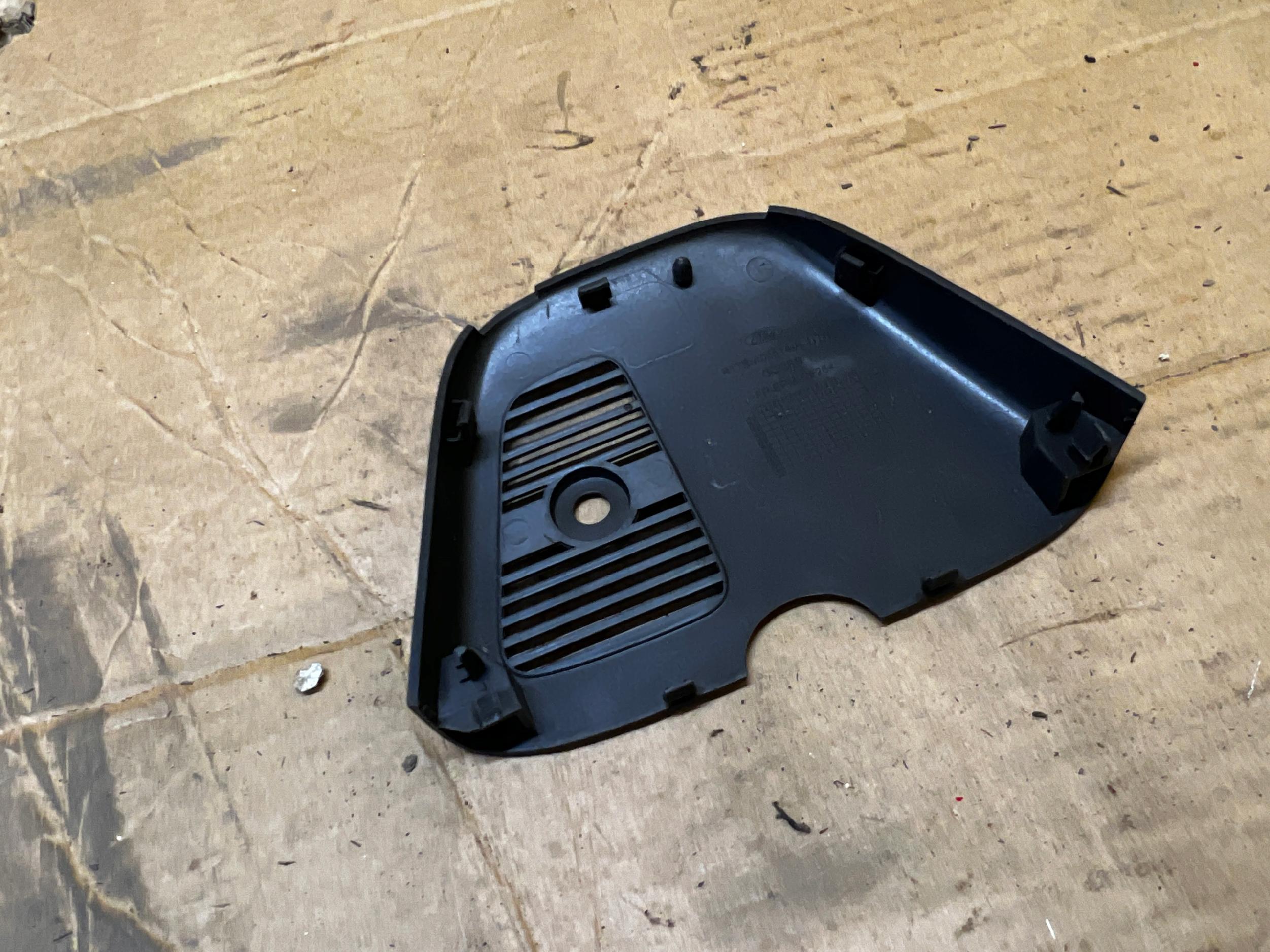 OSŁONA OBUDOWA LUSTERKA WEWNĘTRZNEGO WSTECZNEGO FORD PUMA MK2 LIFT