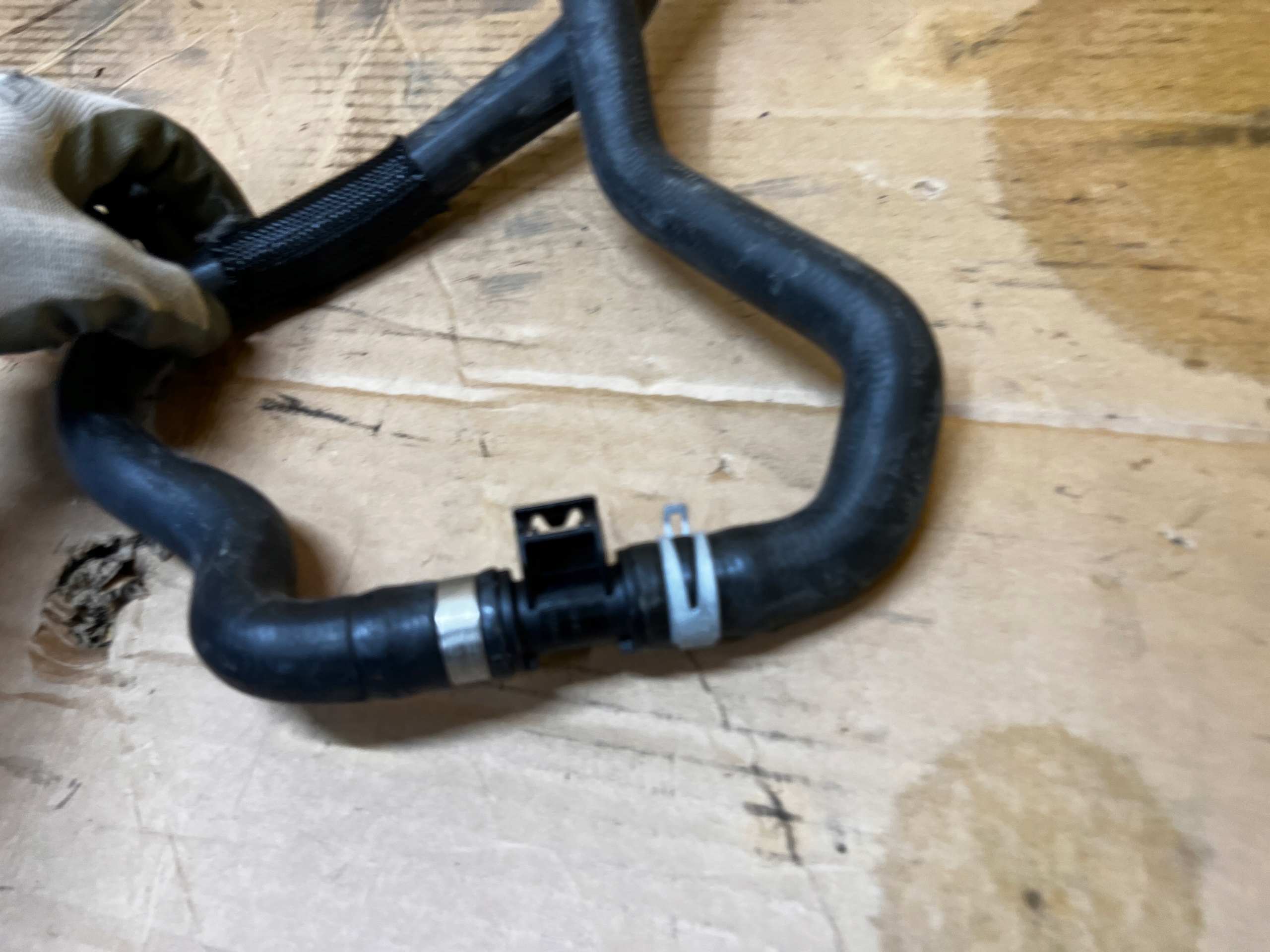 PRZEWÓD RURA WĄŻ WODY FORD KUGA MK3 LIFT