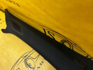 OSŁONA POSZYCIE SŁUPKA A PRZÓD PRAWY GŁOŚNIK MERCEDES A W177
