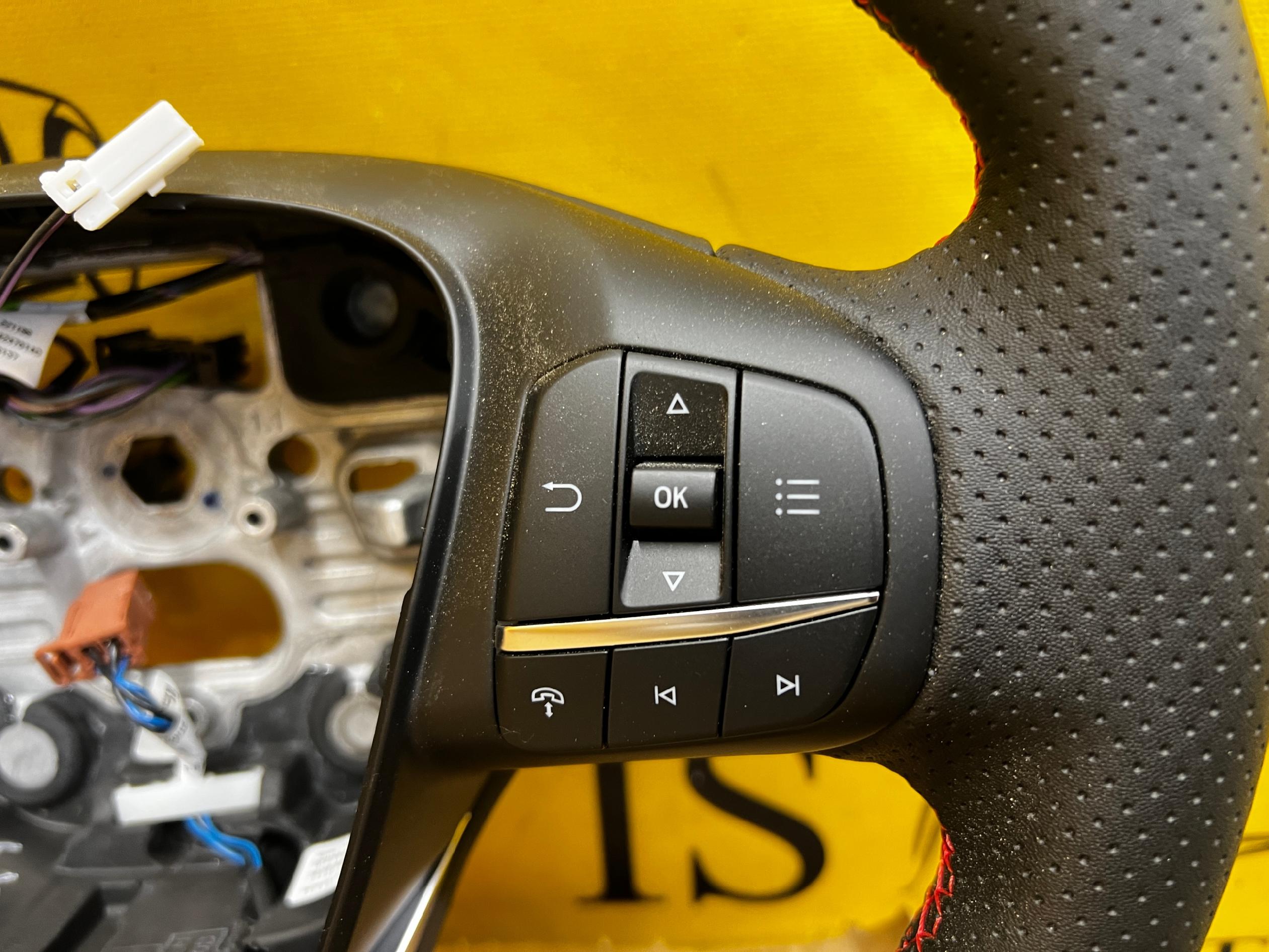 NOWA KIEROWNICA SKÓRA MULTIFUNKCJA FORD KUGA MK3 LIFT ST-LINE