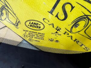 SZYBA PRZÓD GRZANA KAMERA AKUSTYCZNA LAND ROVER DISCOVERY V L462 2017R EU