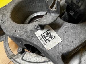 ZWROTNICA PIASTA TYŁ LEWY SIŁOWNIK HAMULCA RĘCZNEGO PORSCHE PANAMERA 970 I