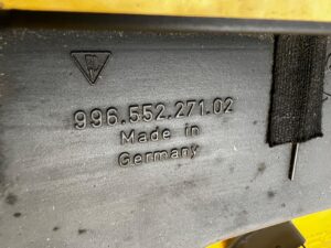 OSŁONA OBUDOWA KOLUMNY KIEROWNICZEJ PORSCHE CARRERA 911 996 LHD