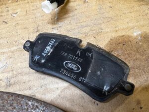 KOMPLET TARCZE KLOCKI HAMULCOWE TYŁ LAND ROVER DISCOVERY V L462