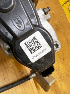 ZACISK HAMULCOWY ELEKTRYCZNY TYŁ LEWY LAND ROVER DISCOVERY V L462