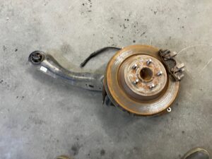 ZWROTNICA WAHACZ TYŁ LEWY FORD ESCAPE MK3 III LIFT 1.5 EB 2WD FWD
