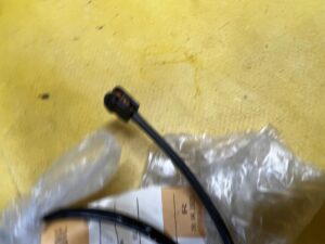 CZUJNIK KLOCKÓW HAMULCOWYCH PRZÓD LEWY BMW I3 I01 NOWY OEM