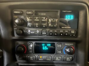 RADIO RADIOODTWARZACZ RADIO CHEVROLET CORVETTE C5 97-04