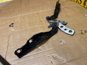 KOMPLET ZAWIASY MASKI POKRYWY SILNIKA FORD KUGA MK3 AGATE BLACK
