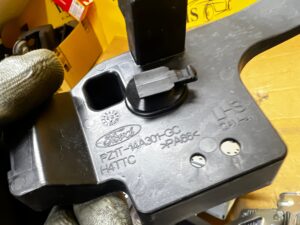 WSPORNIK UCHWYT MOCOWANIE FORD KUGA MK3 LIFT