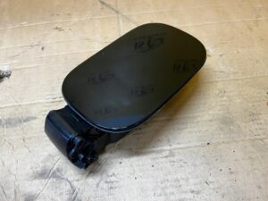 KLAPKA WLEWU PALIWA FORD KUGA MK3 LIFT BENZYNA AGATE BLACK