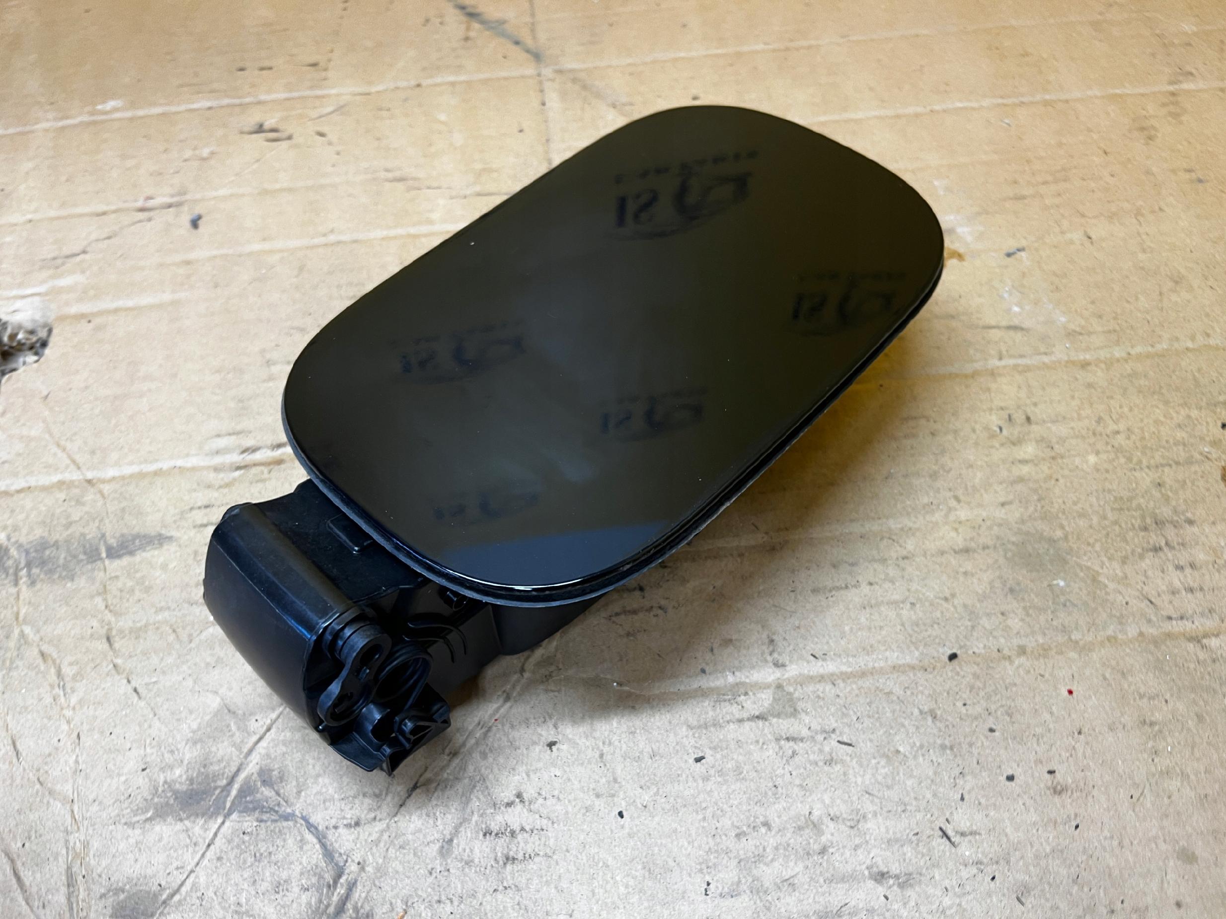 KLAPKA WLEWU PALIWA FORD KUGA MK3 LIFT BENZYNA AGATE BLACK